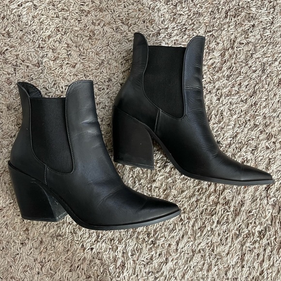 Steve Madden Ankle Pointed Boots - Picture 2 of 5